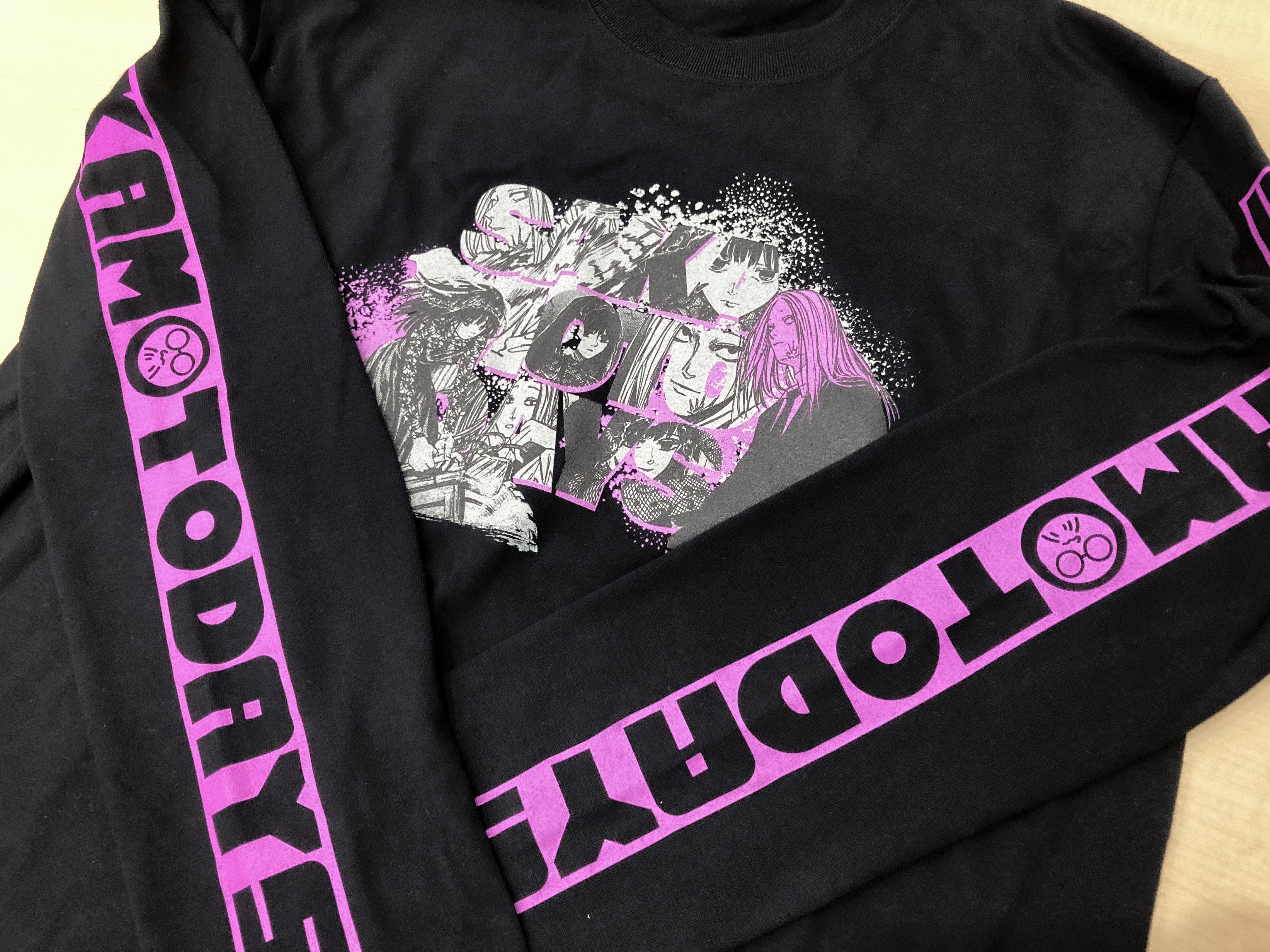 JF限定 『SAKAMOTO DAYS』缶バッジ付きTシャツ