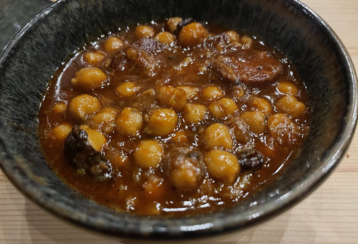 <a href="/corunacocina/">Coruña Cociña</a> Los callos que probé el otro día de Adrian Felipez en La Taberna de Miga son muy probablemente de los mejores que me he comido en mucho tiempo.