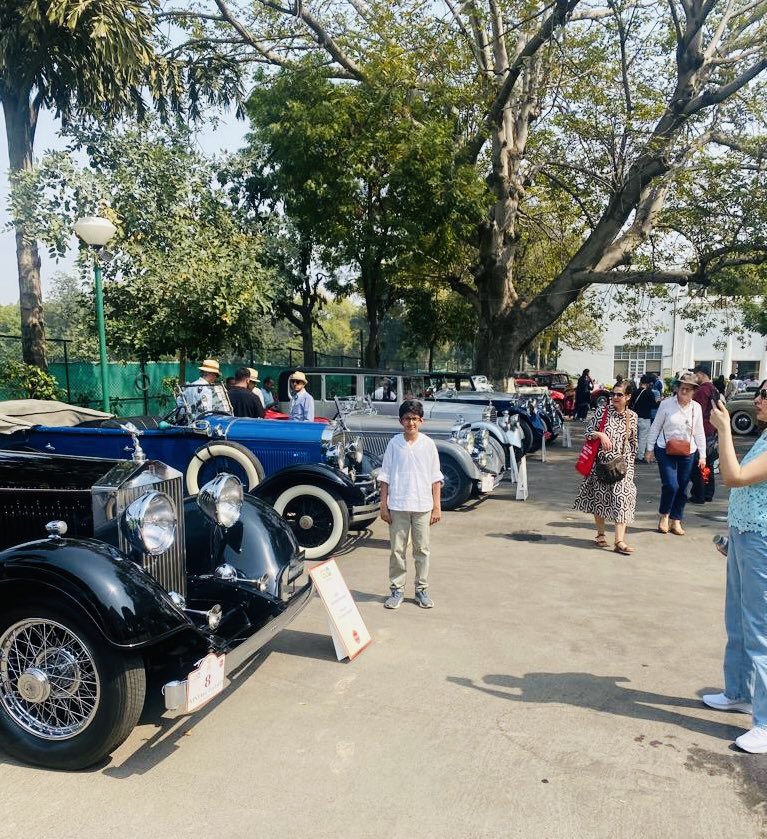 mandakinikaul's tweet image. Vintage beauties out for a lovely afternoon at the Gymkhana #DelhiSpring #Sunnydays #Vintagecars #classiccars