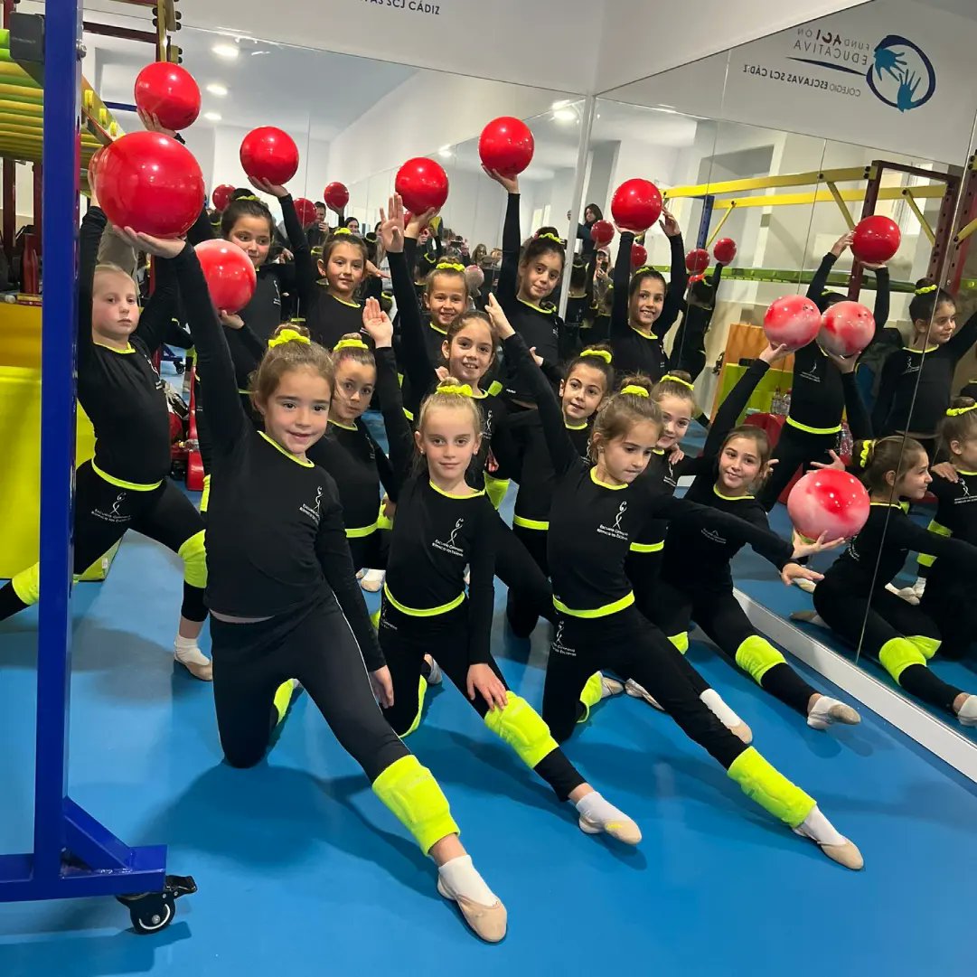 CDADFINEM's tweet photo. 🤸♀️ Este jueves disfrutamos de un día muy especial en el #CDADFINEM compartiendo el ensayo general de nuestras chicas de gimnasia rítmica con las familias 🙌 https://t.co/LVq6nEs16d