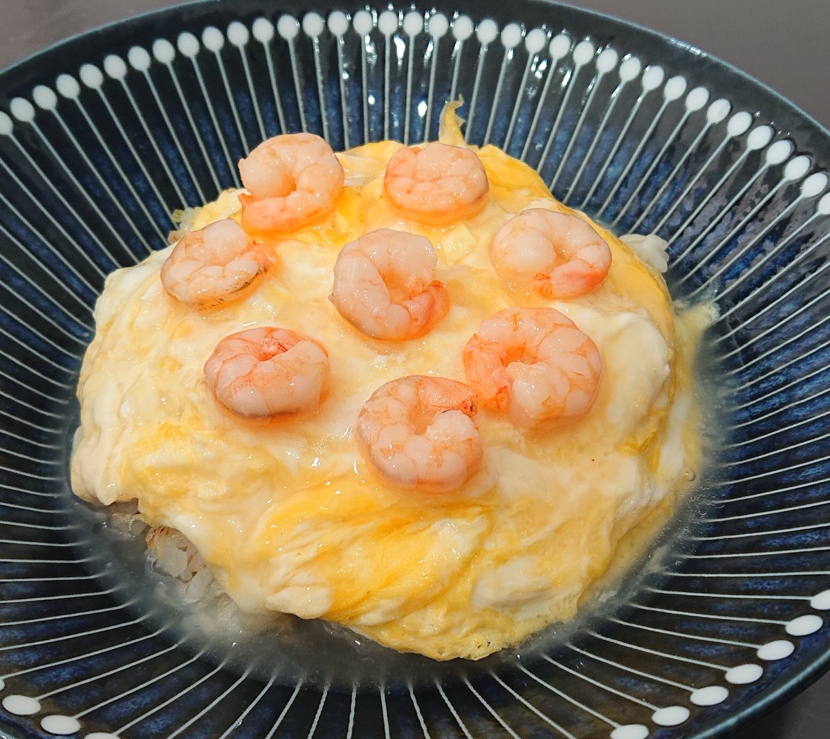 muchuri_p's tweet photo. カニ玉ならぬ海老玉を作ってみたけど、海老の���置がいまいちよく分からない。 https://t.co/ZRWMZ1Lusg