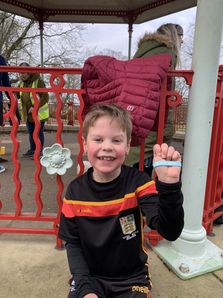 Another Sunday <a href="/sthelensjpr/">St Helens junior parkrun</a> ✅ and chuffed with his wristband for running a half marathon. Always in his @PilksRecsU7 <a href="/PilksRecsARLFC/">Pilkington Recs</a> gear! 💪👏