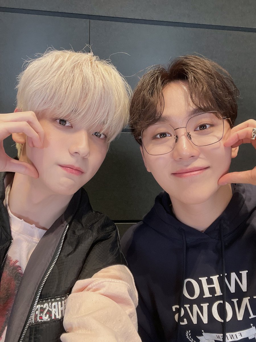 soouobin's tweet image. Thank you so much to our MOA and Carat for watching us! Hehe. I'm so happy because I was the one who won the arm wrestling with Seungkwan hyung. 💪