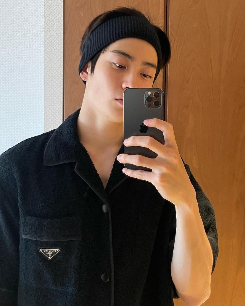 정재현 거울셀카 너무 좋음