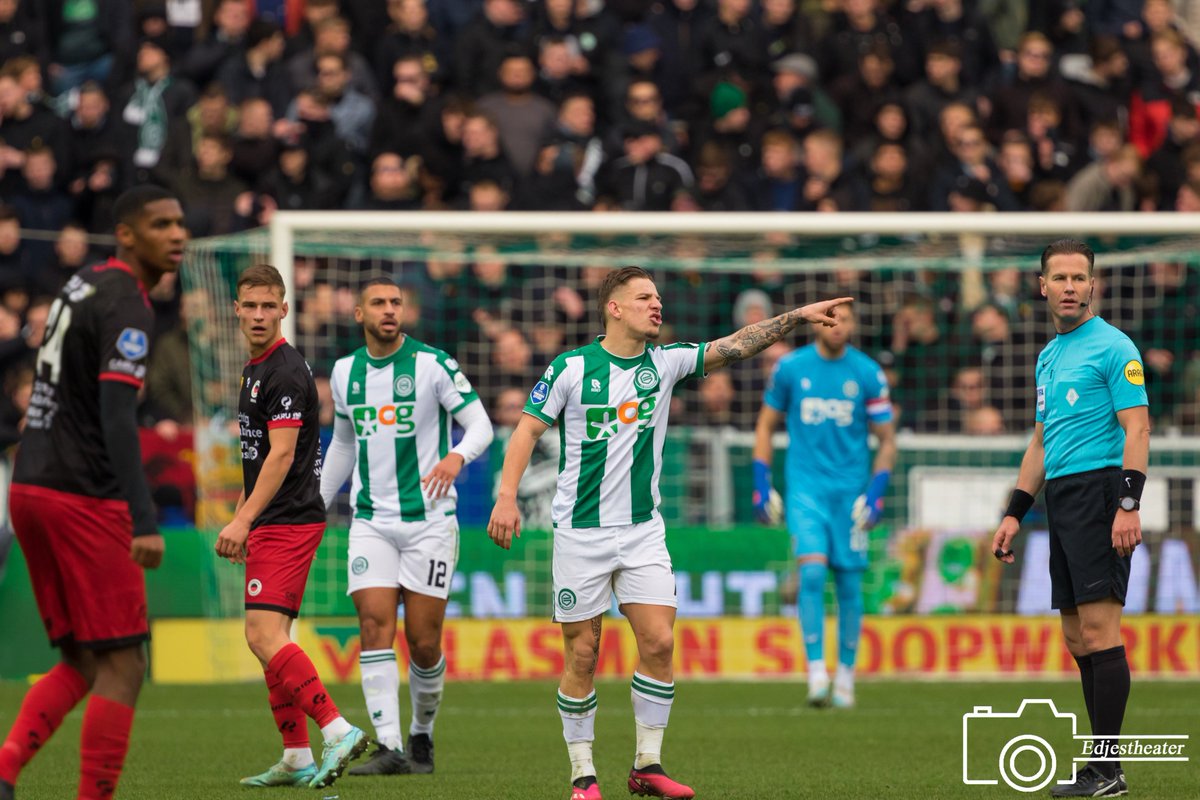 Edjestheater's tweet photo. Gemakkelijke overwinning FC Groningen op Excelsior.

#Sportfotografie #Canon #Cameranu #canonphotography https://t.co/H6uhT1aBJF