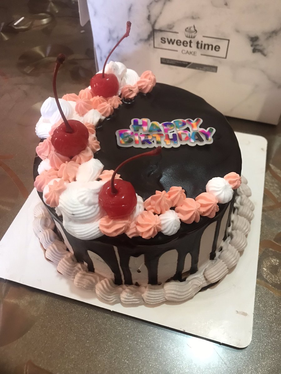 _sweetbakes's tweet photo. today’s order 🍫🍒 thankyouuu 🙏💖🧡 https://t.co/ru9iW5G75V