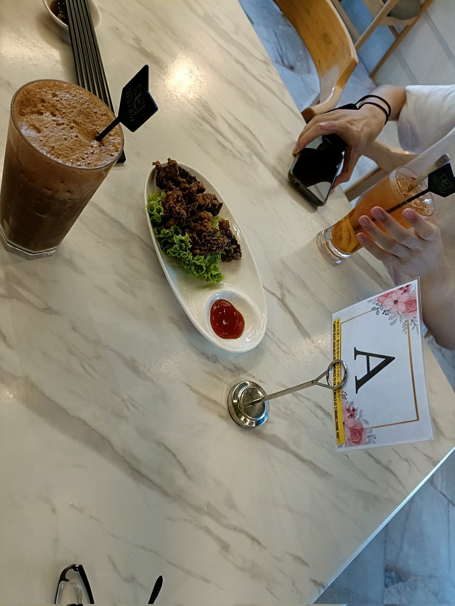BooSoonYew67's tweet image. #dinner @ #7Village , #GreenLane .. #Penang .. 🥤