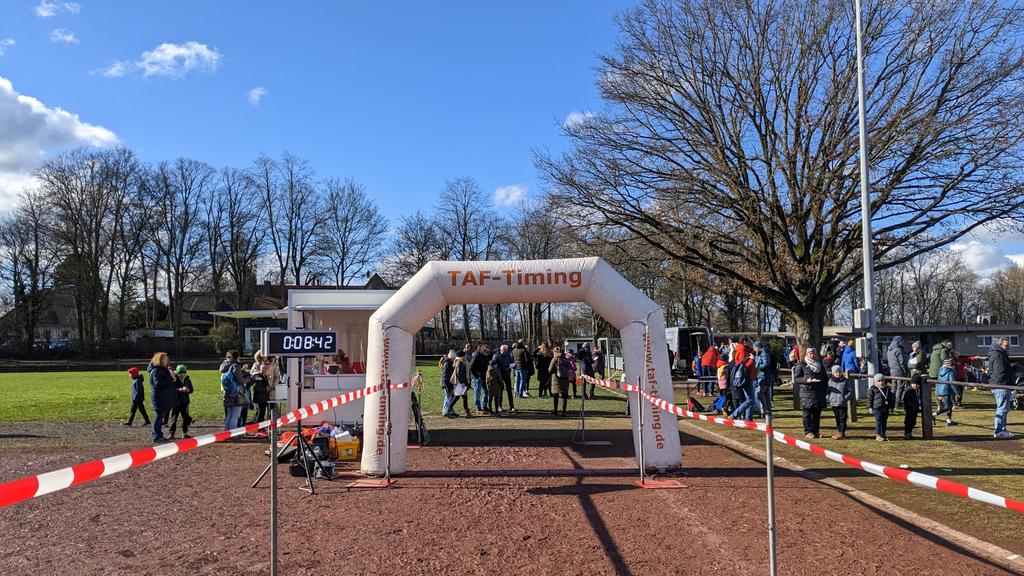 taftiming's tweet photo. 4. Xantener Stadion Cross, heute beim herrlich kaltem Wetter. Zieleinlauf. https://t.co/SJ2DA1otnG