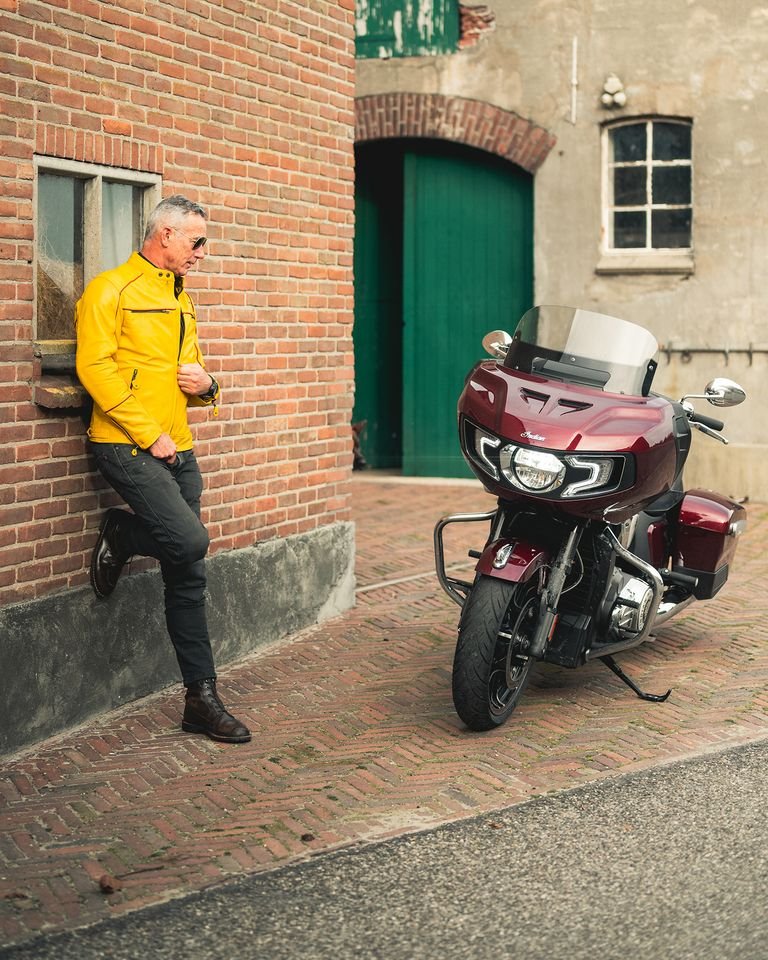 IndianMotorIND's tweet photo. "Admiring your bike after a full day's ride.
-
#indianmotorcycle #indianmotorcycleindia #ChallengerLimited #PowerPlus " https://t.co/8KdjcFEH3N