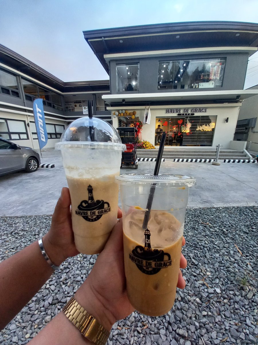 yournocturnalq's tweet photo. Dropped by @HDGCafe. Still jam-packed today.😊 I luv the iced mocha w/ extra shot of espresso. No avlble sandwich (Naubos ng cxs ystrday). I hope to try it nxt week. I wish pasta will be avlble soon aswell
@MomshieGracious @TRN28842066 @imszmc #SB19_PABLO #PVBLO #PABLO
#HDGCafe https://t.co/kfbNGG2yg6