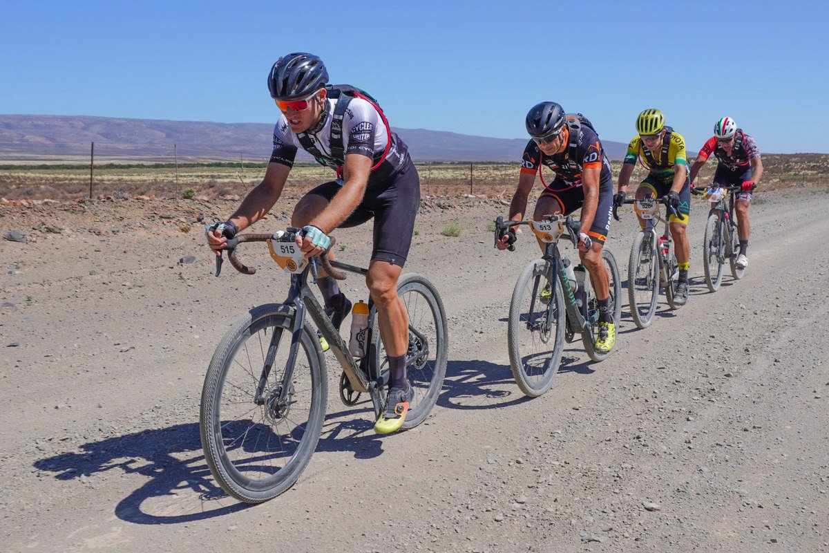 Diverge_info's tweet photo. Dusty Day and Yolande de Villiers won the 2023 @News24 @karooburn yesterday. The pair best battled the headwind, which blew relentlessly throughout the 242km race, to take the solo men's and women's titles, respectively. Read all about the race here: https://t.co/27QVZnN24o https://t.co/tJtZsitZKc