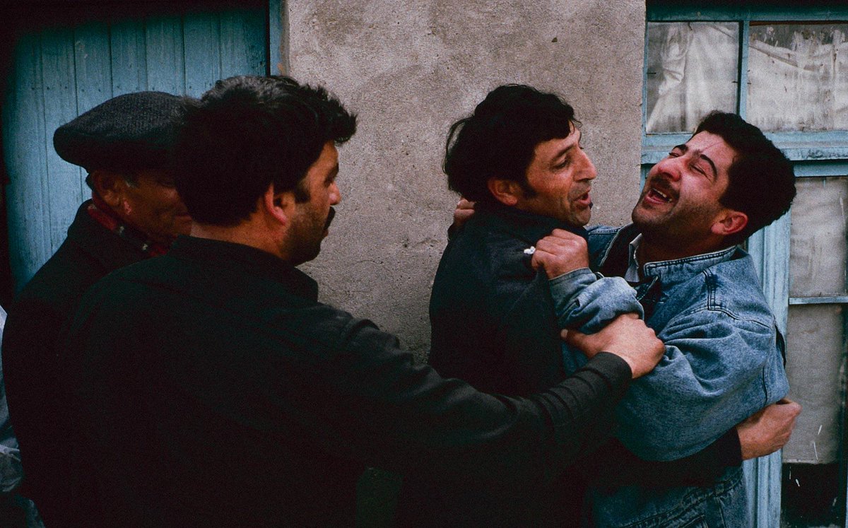 rzvanova's tweet photo. The New York Times, 6 March 1992

А FINAL GOODBYE IN AZERBAİJAN
... At а cemetery in Agdam, Azerbaijan, family members and friends grieved during the burial of victims massacred bу the Armenians in Khojaly ...
#KhojalyGenocide 
#JusticeforKhojaly
#dontforget
#XocalıyaƏdalət https://t.co/XUIwBvCfYo