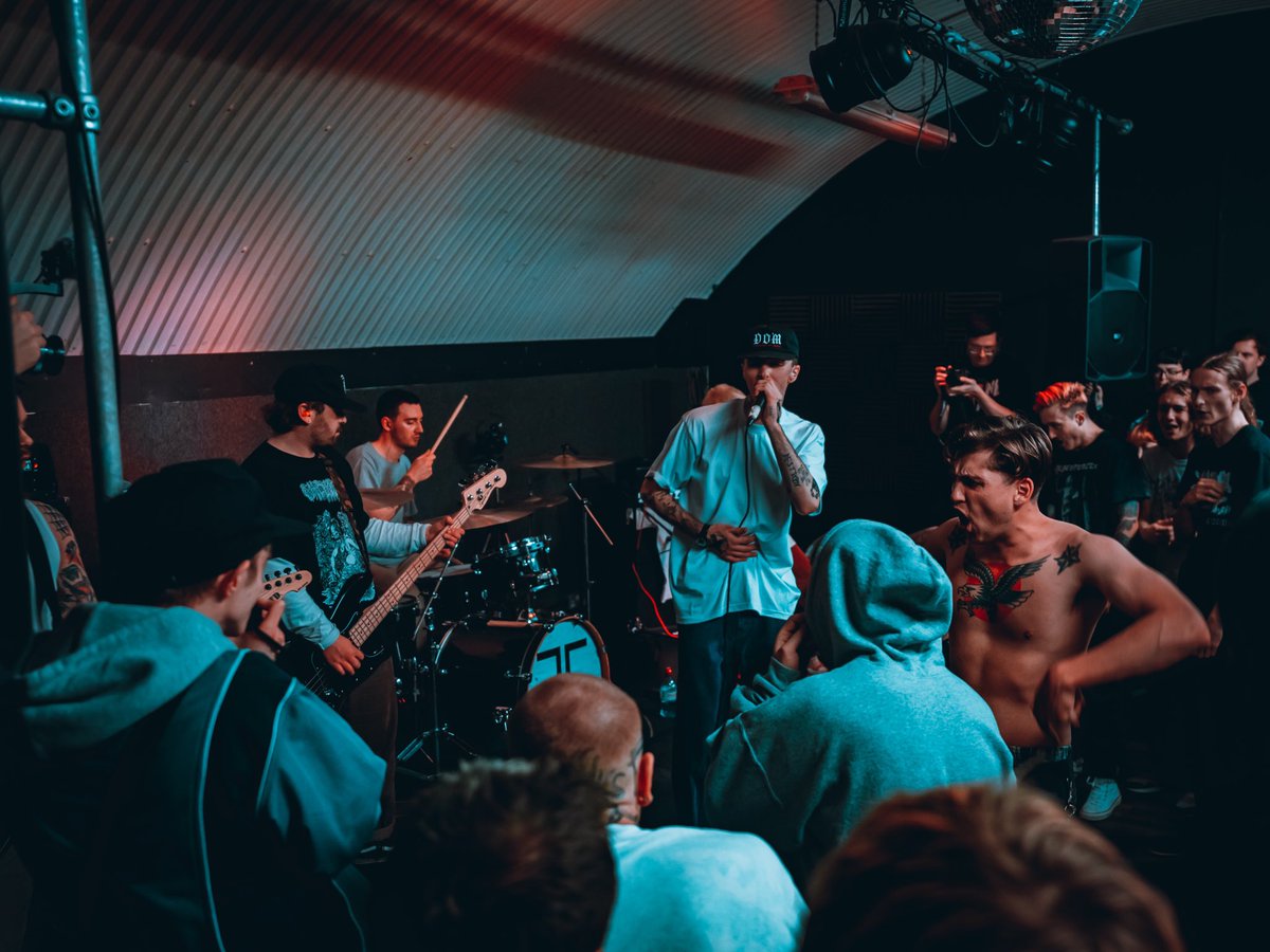 andybazebd's tweet photo. No Relief
London
February, 2023

Sony A7iv - 20mm

#ukhc
#norelief 
#concertphotography 
#lowlightphotography 
#gigphotography
#liveshots 
#gigphotographer
#sonyshooter
#sonyalpha
#instadaily
#musicphotographer
#enginerooms
#london
#uk 
#musicphotography
#colourphotography https://t.co/vFWjavXDGS