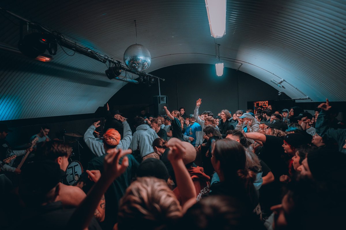 andybazebd's tweet photo. No Relief
London
February, 2023

Sony A7iv - 20mm

#ukhc
#norelief 
#concertphotography 
#lowlightphotography 
#gigphotography
#liveshots 
#gigphotographer
#sonyshooter
#sonyalpha
#instadaily
#musicphotographer
#enginerooms
#london
#uk 
#musicphotography
#colourphotography https://t.co/vFWjavXDGS
