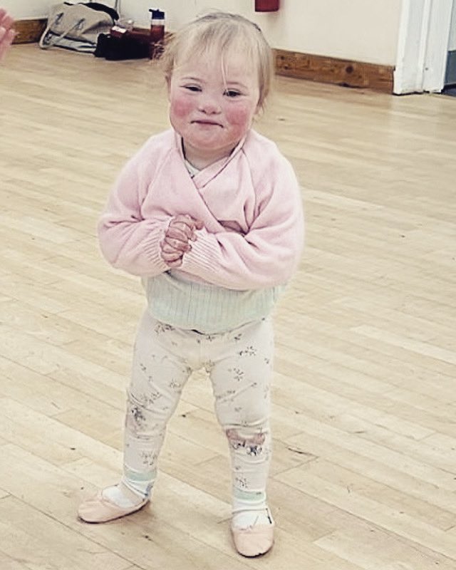Florence did her first ballet lesson yesterday and loved it. Do something that makes you happy and focus on what you can do rather than what you can’t! @PositiveaboutDS @NDSPolicyGroup #downsyndromeawareness #abilitiesnotdisabilities