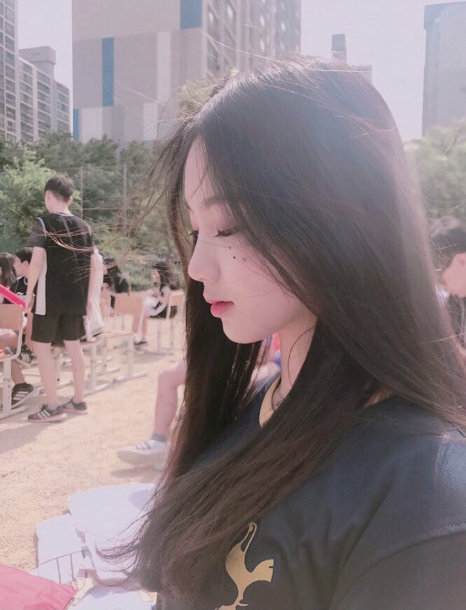 i24catt's tweet photo. 아이사 과거사진 과사 모음집📂

#스테이씨 #아이사 https://t.co/fq6hvfZcMi