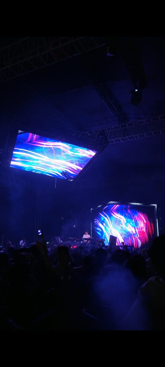 ashchintoo's tweet photo. @Vh1Supersonic Let's gooo #Vh1SuperSonic2023 Day 3 ⚡

Innelea &amp; Camelphat were bomb 💣 Super excited for Annie Marrie &amp; Ckay today 🔥 https://t.co/2HscvDnExn
