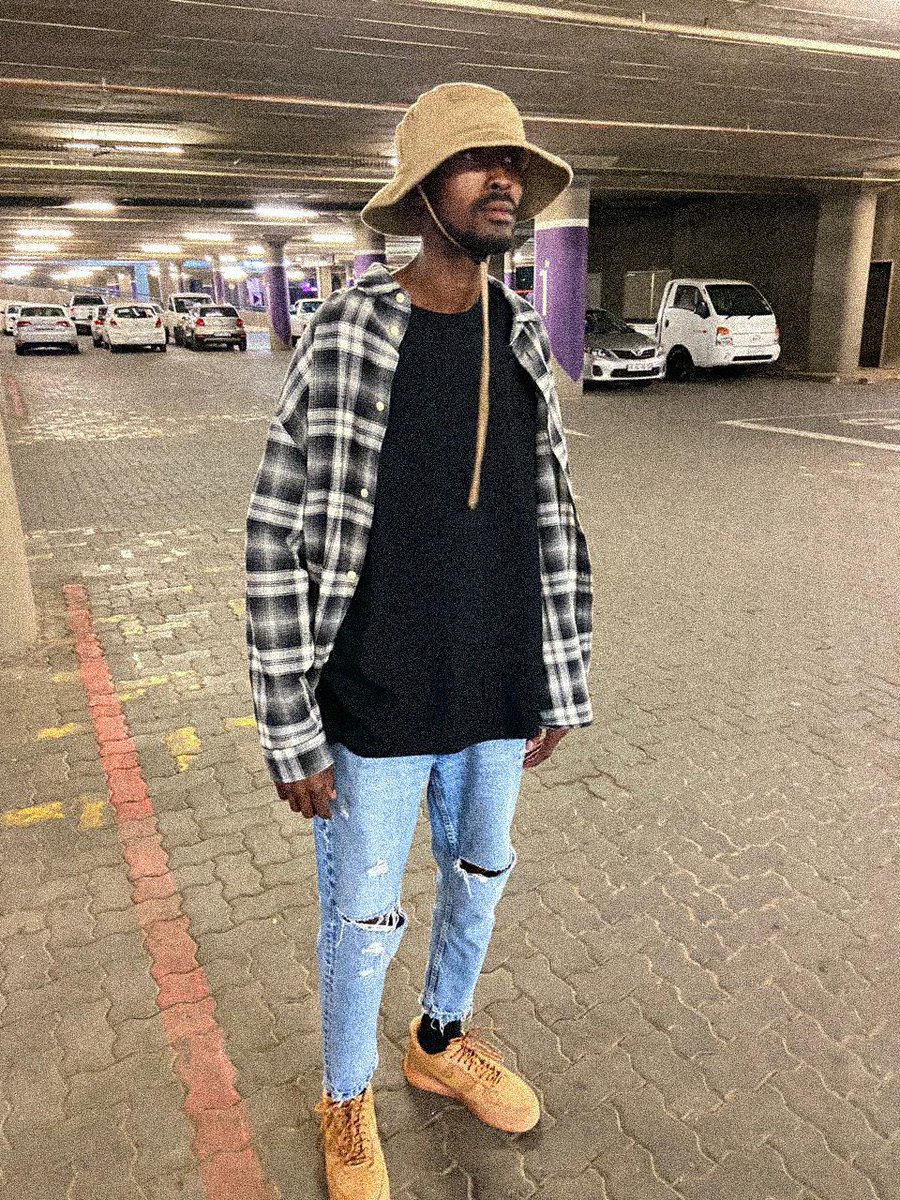 Moses_Makgeta's tweet photo. Parking lot 🤎 https://t.co/9jJ50Ka17o