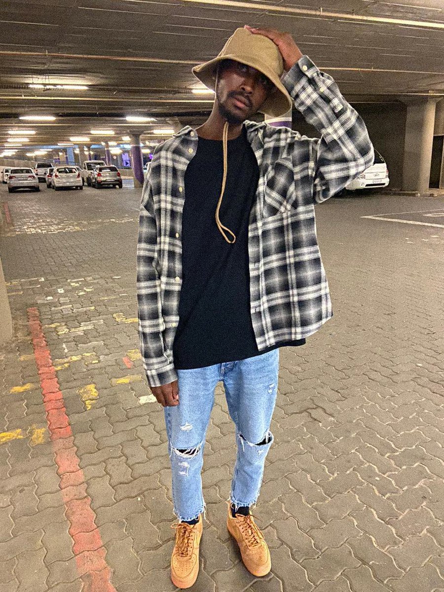 Moses_Makgeta's tweet photo. Parking lot 🤎 https://t.co/9jJ50Ka17o
