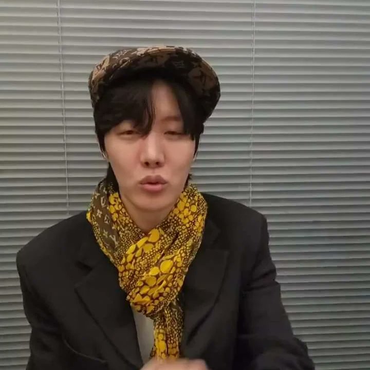 Jimin43048699's tweet photo. 항상 웃고 행복한 소년
항상 아이처럼 사랑받고 ���은 소년...
언제나 아미들을 따뜻하게 해주는 햇살..
이제 헤어져야지..🥺🥺🥺

헤어져야 한다는 걸 알지만 이 세상은😭😭😭😭😥😥😥 https://t.co/hL3jXhBj2p