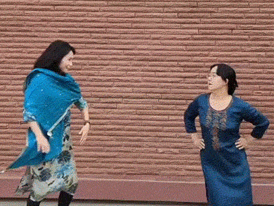 DainikBhaskar's tweet image. नाटू-नाटू पर जमकर थिरके कोरियन एंबेसी स्टाफ: भारत में कोरियन एंबेसडर चांग जे बोक ने भी किया डांस, PM मोदी भी हुए मुरीद
dainik-b.in/4YZtwfAdJxb 
#KoreanEmbassy #RRR