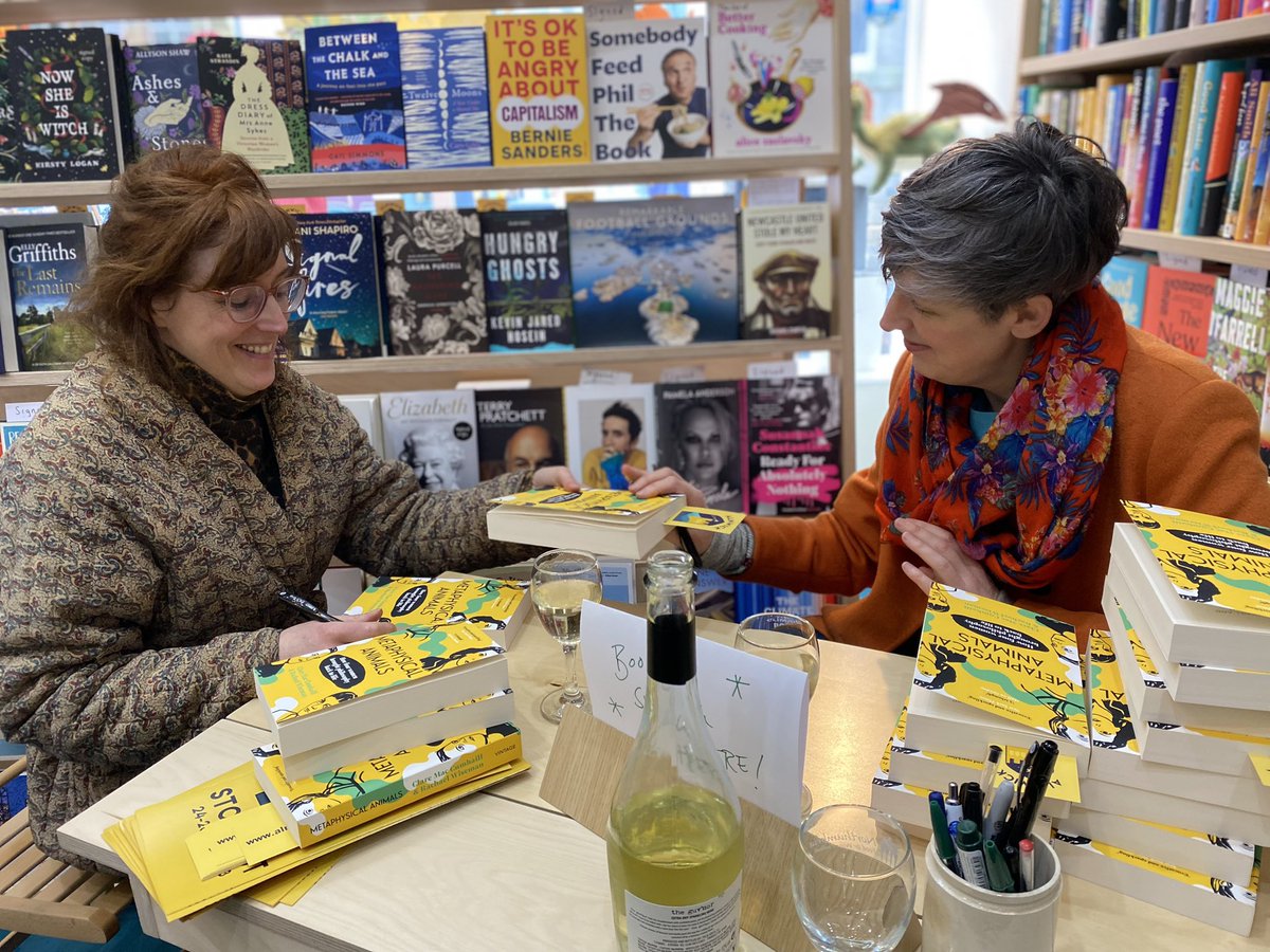 ForumBooks's tweet photo. Thanks to the awesome @parenthesis_in 🙌 for popping by for book signing, bookshop signing & cake! 🥂 @alnwickstory
🖋️ signed #MetaphysicalAnimals now available https://t.co/CGC8UxtUvU