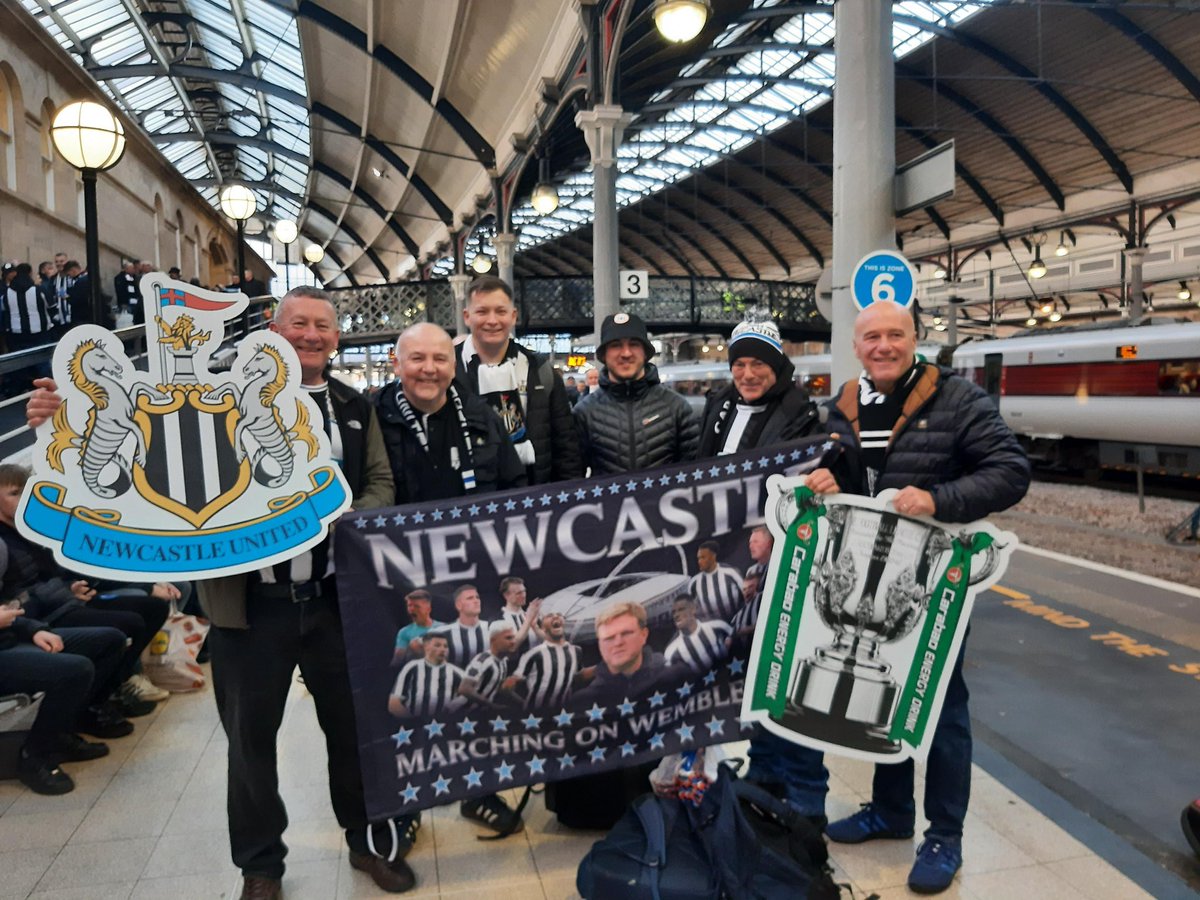 LumoTravel's tweet photo. Our team are back at Newcastle Central Station this morning helping customers get off to a great start on their journey to London for the #NUFC #CarabaoCupFinal 🚄⚡️💙⚽️⚫️⚪️⚫️⚪️ https://t.co/XpSll03P4t