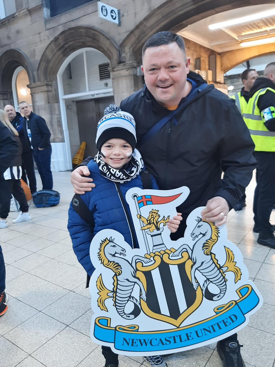 LumoTravel's tweet photo. Our team are back at Newcastle Central Station this morning helping customers get off to a great start on their journey to London for the #NUFC #CarabaoCupFinal 🚄⚡️💙⚽️⚫️⚪️⚫️⚪️ https://t.co/XpSll03P4t