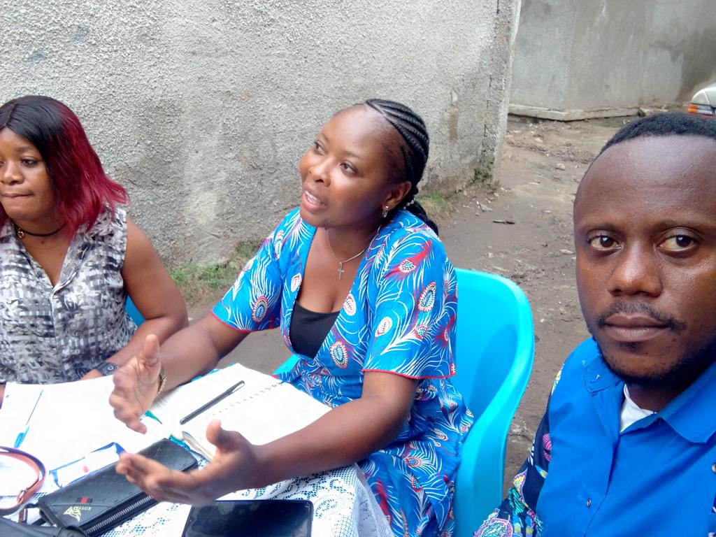 KosoCharlotte's tweet photo. La rapporteuse adjointe du *Caucus UNC Grand KATANGA*,
Madame *CHARLOTTE KOSO* , s'est entretenu hier le 25 Février ,avec sa base de debonhomme au vu de la célébration de la journée internationale de la femme, mais également pour restructurer le département de mamans...#uncrdc https://t.co/iP1LGqeBDH