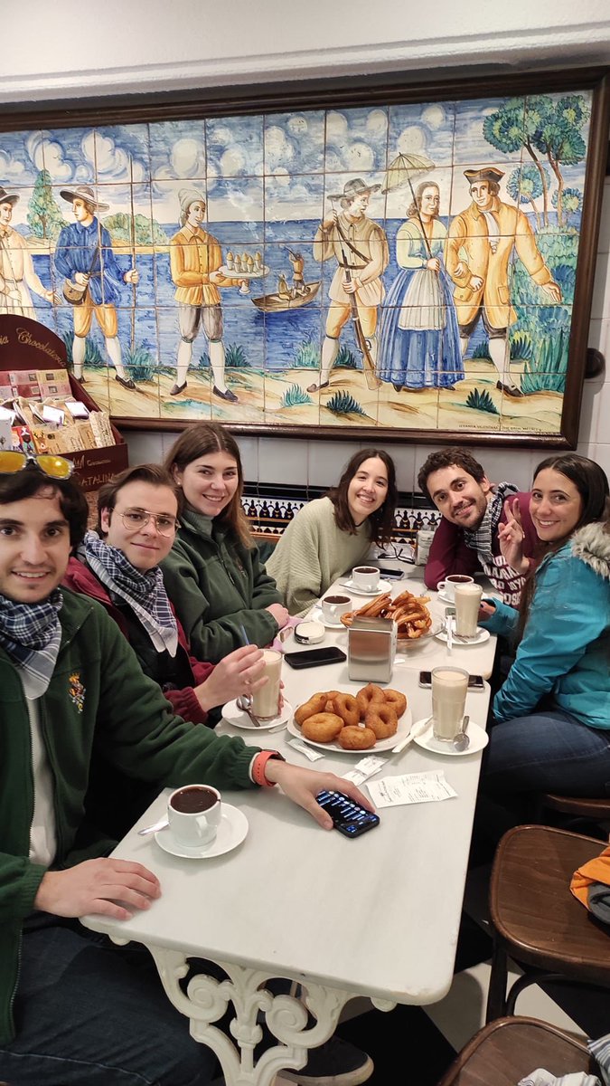 fallaexposicion's tweet photo. Un año más, como no podía ser de otra manera, nuestra comisión ha estado presente en la macrodespertà!!! 💥🔥

Damos el pistoletazo de salida a las #Fallas2023, y ahora seguimos, porque hoy es la Cridà!!!! 😍😍💚💚

#ElValorDeLoQueSomos https://t.co/rS8FhltGuX