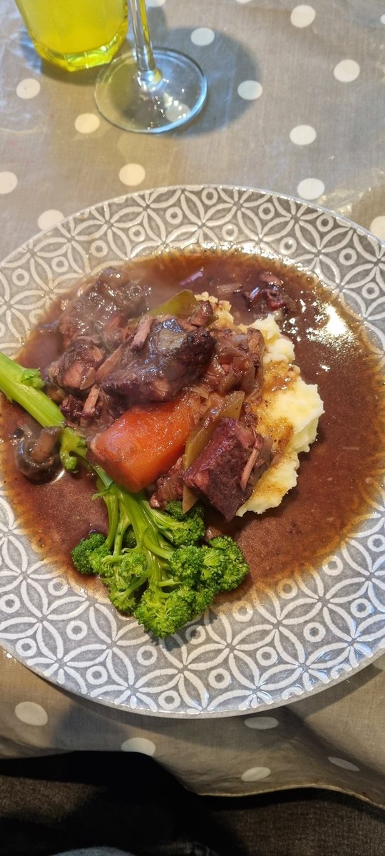 Smoked beef bourguignon 🤌