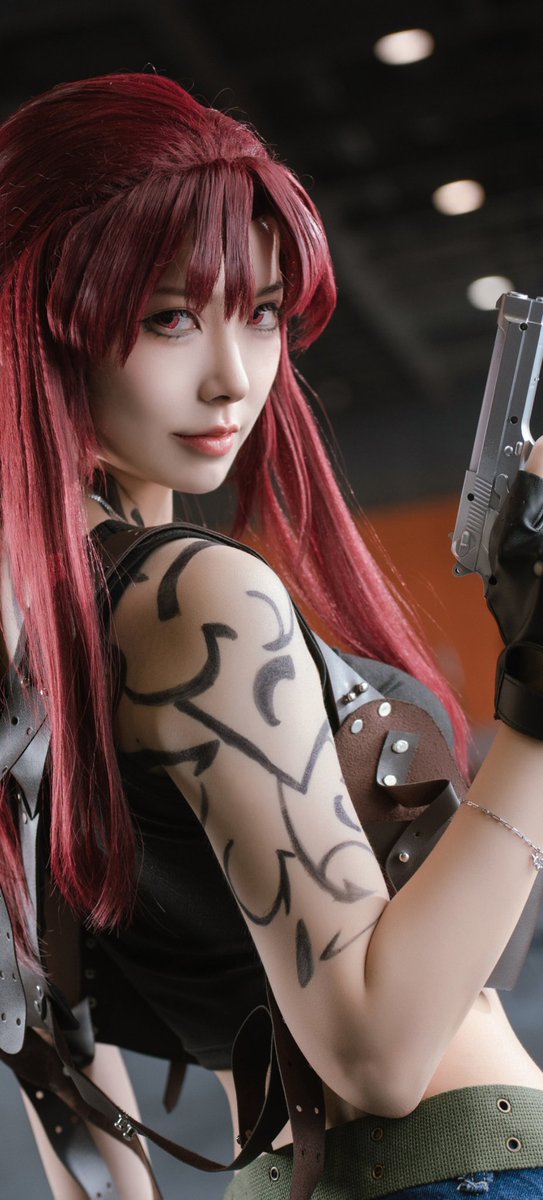 FriggaZimo's tweet photo. 🖤

#ブラックラグーン #ブラックラグーンコスプレ #黑礁 #blacklagoon  #莱薇 #萊薇 #revy  #Cosplay https://t.co/Ds74HmVgvQ