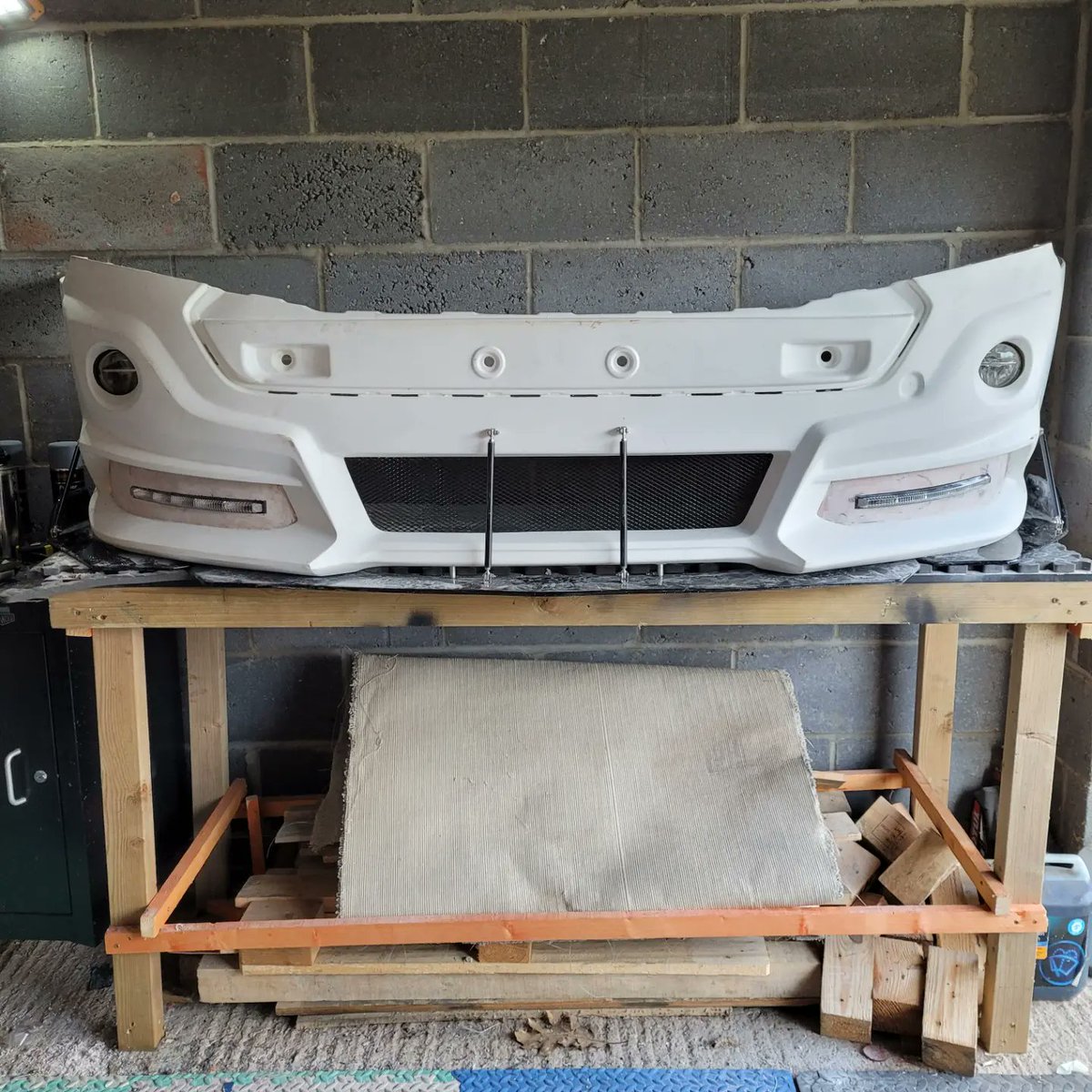 Srad588's tweet image. Ready for paint, then instalation to the van.
#modified #modifying #fird #transit #custom #racevan