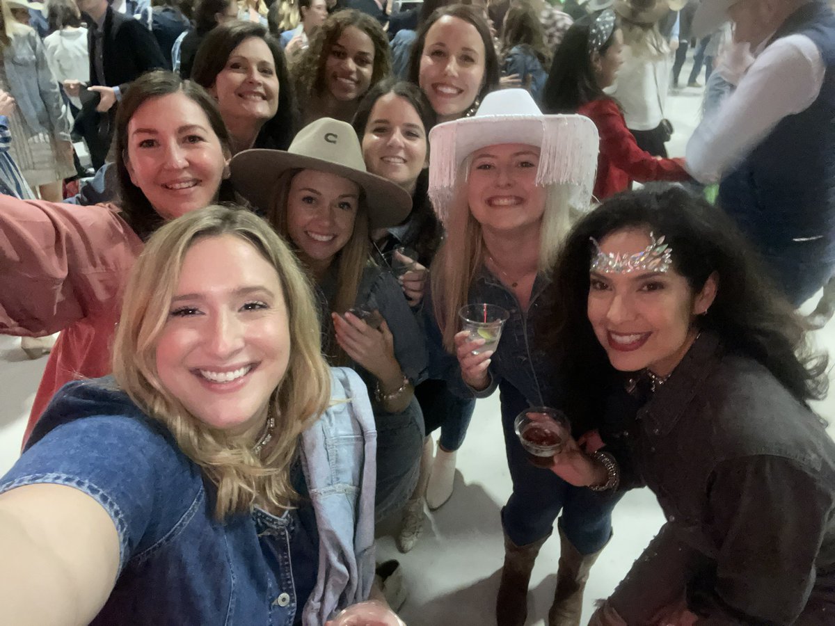 Lindsey Kauitzsch tweet media