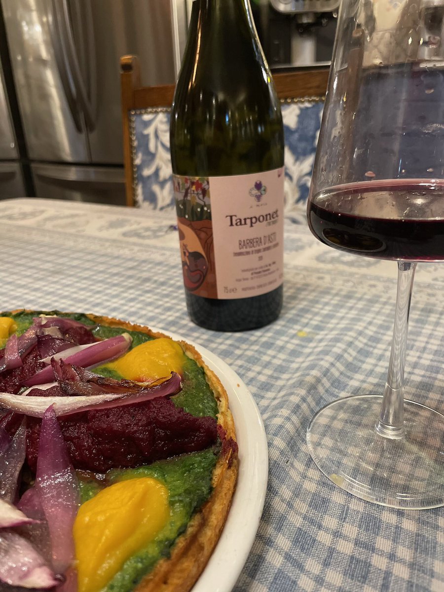 Beautiful savory cake and wine from my neighbor!!
Happy Sunday to all
#food #savory #cake #plantbased