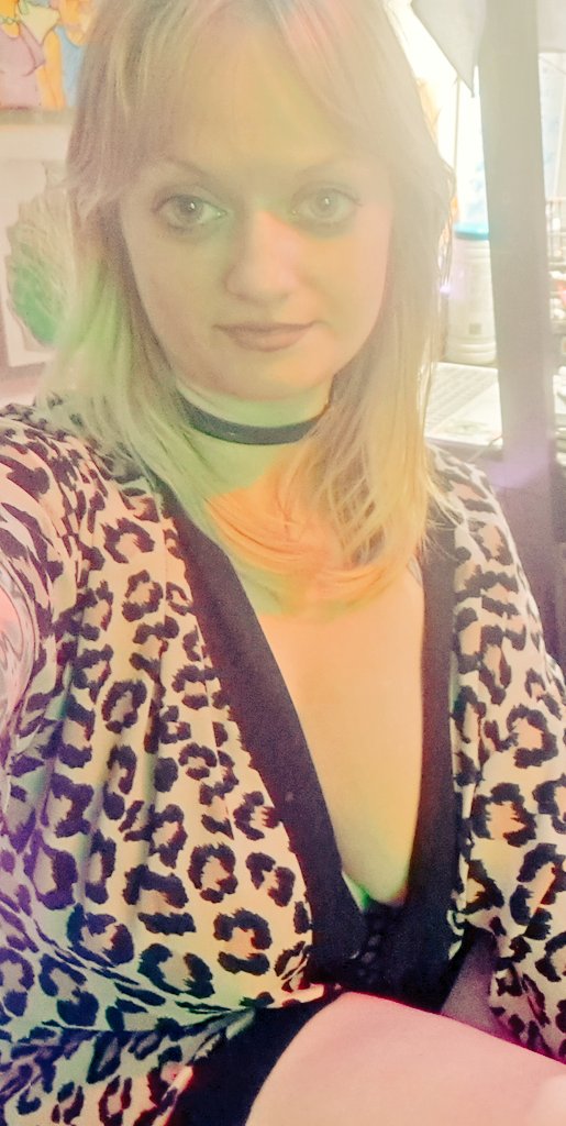 KitteePhlip's tweet photo. Verify me daddyyyyy #money #goodgirl #Badgirl #tattoos #bigass  #pawg #bigbooty #sexy #model #switch #roleplay #kink #fetish #gfe #hotwife #cuckold #ThreesomeMFM #threesomemff #Dmsopen #bigdiscount https://t.co/JiC77w2W7r