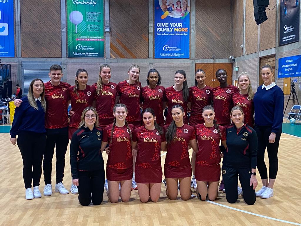 🏴󠁧󠁢󠁥󠁮󠁧󠁿 England U17 95-15 Northern Ireland U17 💚

@LeahEm11's side make it four from four at @EuropeNetball 🙌