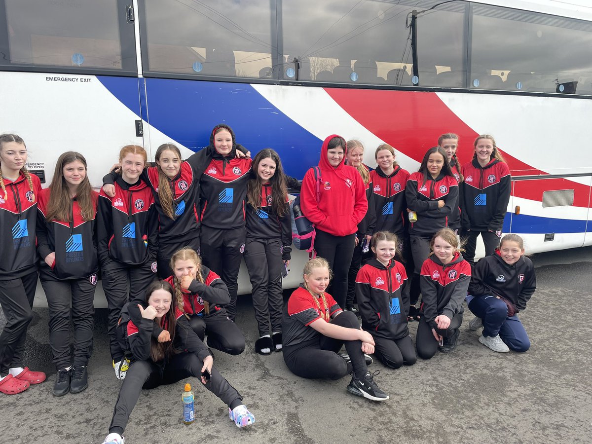 Thank you to our new sponsors of our leisurewear #prestondryliners kept the girls warm and comfy. The girls will look smart and professional attending home and away games. @Rhino_RL <a href="/ThattoGirlsRL/">Thatto Heath Girls</a>