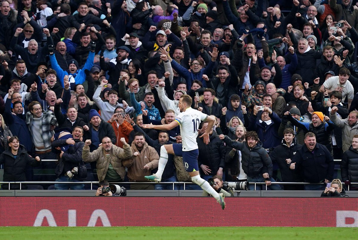 Only two players have scored 20+ goals in each of the last nine seasons: 

◎ Robert Lewandowski 
◉ Harry Kane 

The elite.