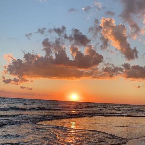 violettweets_'s tweet photo. i’m in love with sunset. https://t.co/ifv68zDFyy