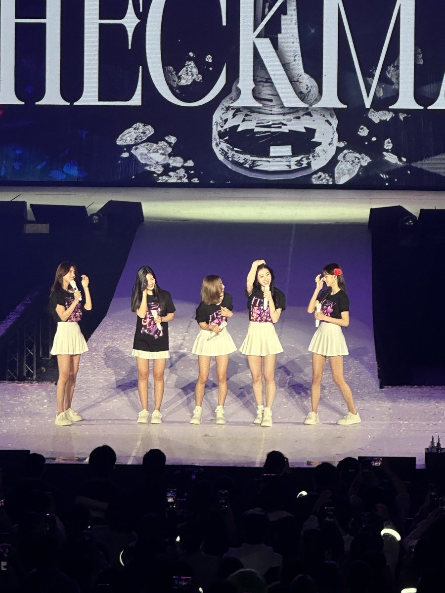 Sindy6423's tweet photo. 2923/2/26
ITZY  WORLD TOUR <CHECKMATE> in #TAIPEI

#ITZY #MIDZY #YUNA #YEJI
#RYUJIN
#CHAERYEONG
#LIA
@ITZYofficial
#ITZY_WORLD_TOUR https://t.co/kfBaAfLGIA