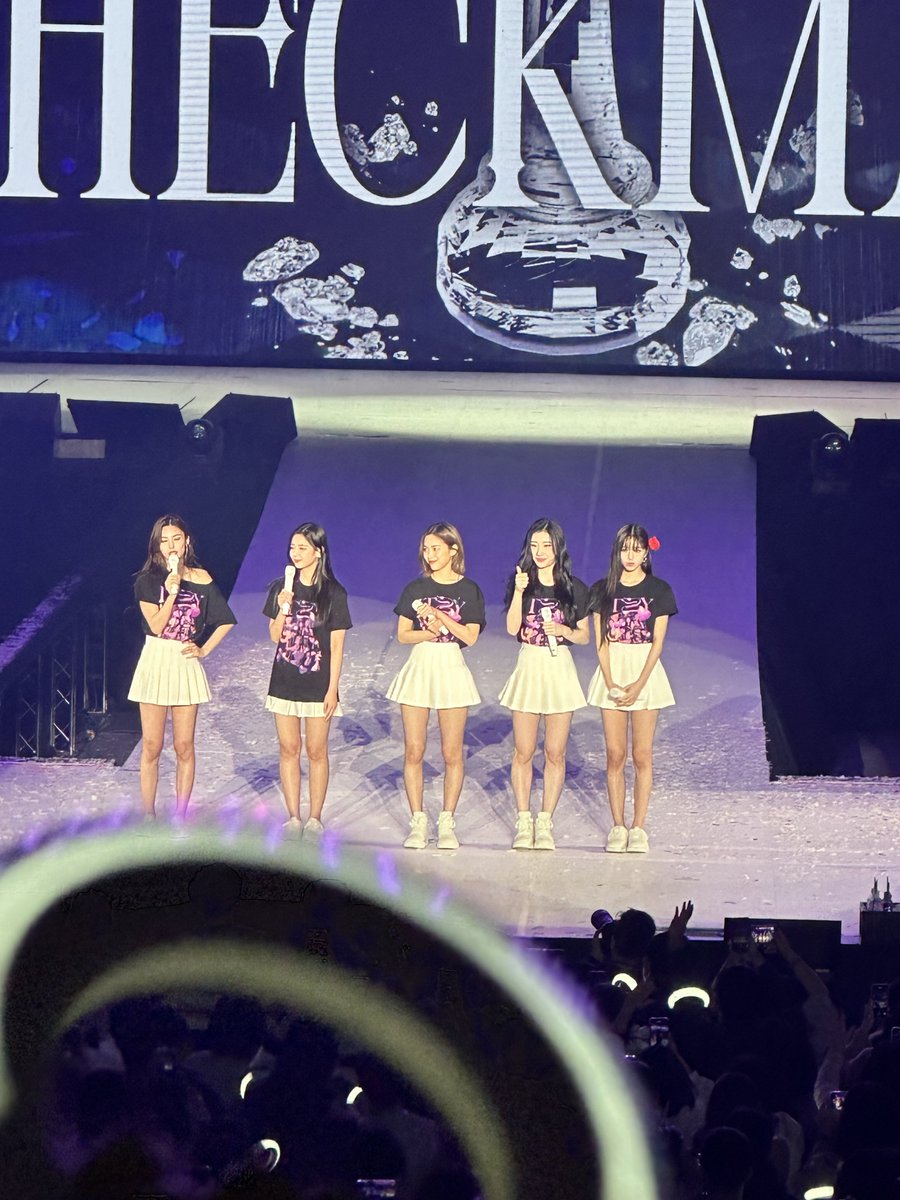 Sindy6423's tweet photo. 2923/2/26
ITZY  WORLD TOUR <CHECKMATE> in #TAIPEI

#ITZY #MIDZY #YUNA #YEJI
#RYUJIN
#CHAERYEONG
#LIA
@ITZYofficial
#ITZY_WORLD_TOUR https://t.co/kfBaAfLGIA