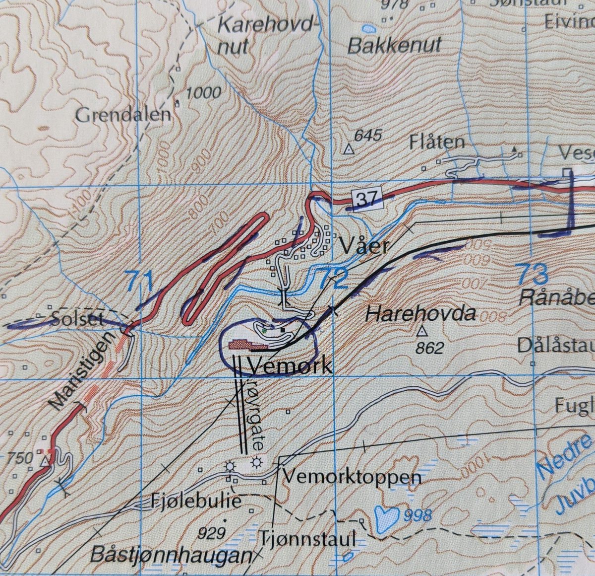 Currently enjoying coffee and a good book near a place where history was made 80 years ago.

Spent the day skiing in the tracks of Norwegian heroes, to honor and remember their service and sacrifice.

The mission continues tomorrow. More to follow.🇳🇴