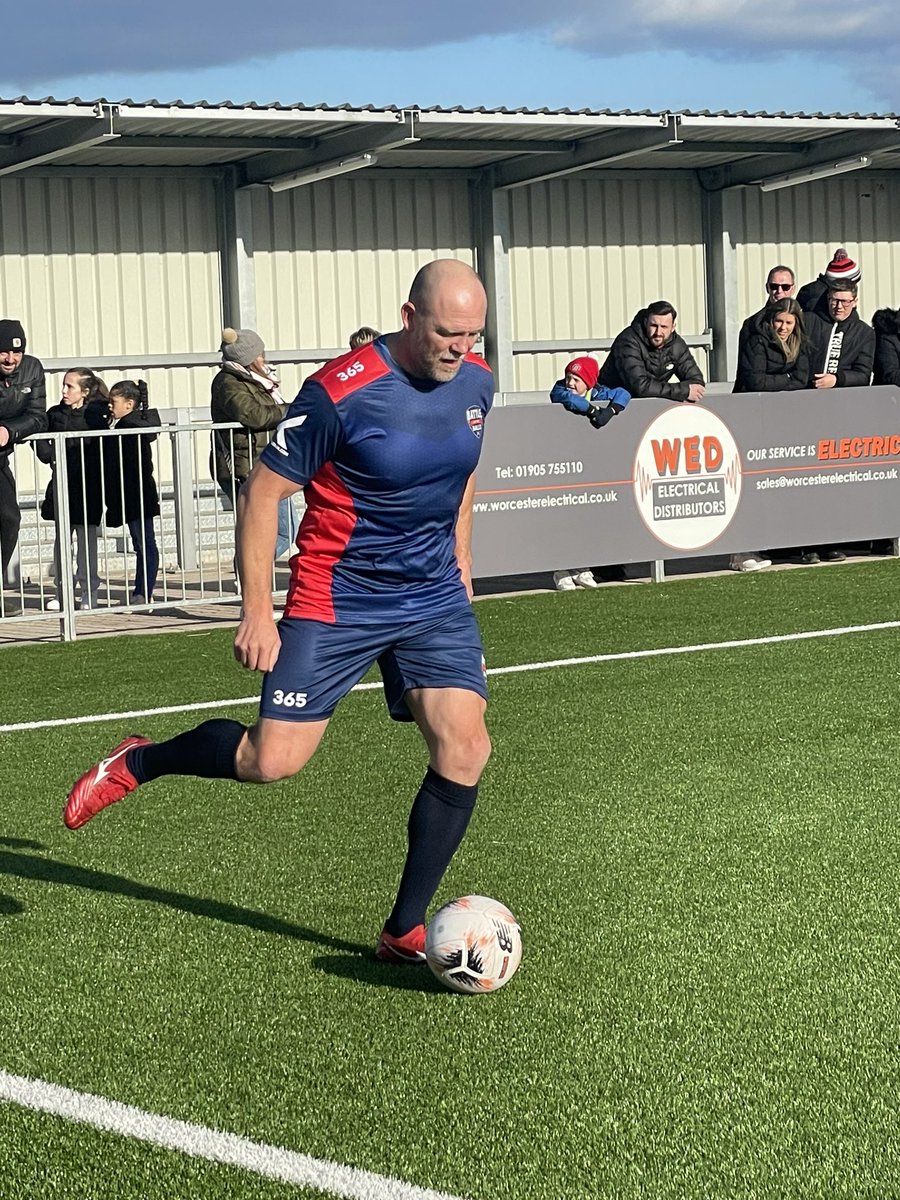 DupreeDeb's tweet photo. @ChosenHillPE #battleoftheballs @miketindall13 @GCAFCofficial https://t.co/XSd5C2uWBl