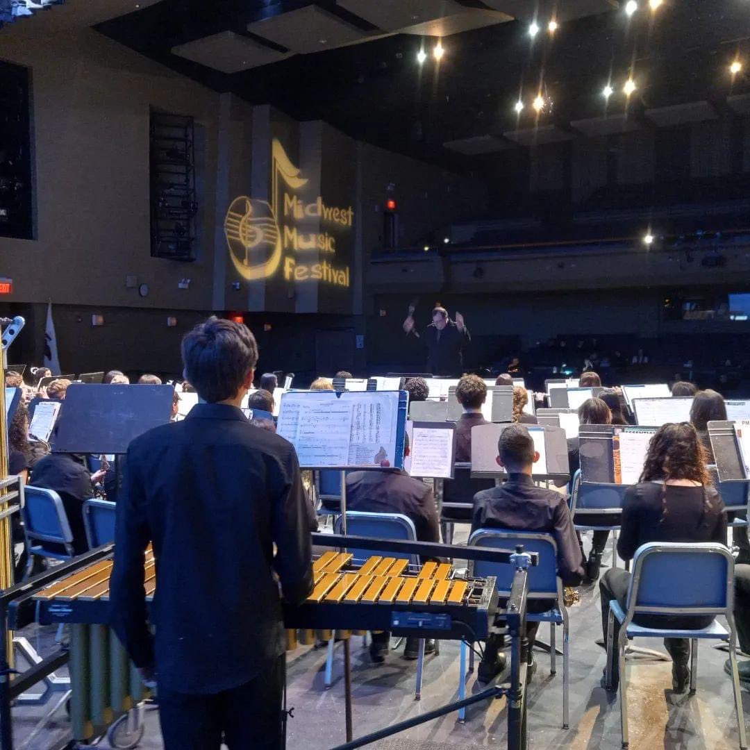 MusicReavis's tweet photo. Congrats to all of our bands on wonderful performances yesterday at the Midwest Music Festival at Lemont High School!
#lemontHEARDtheherd https://t.co/7BHIL5k9tI