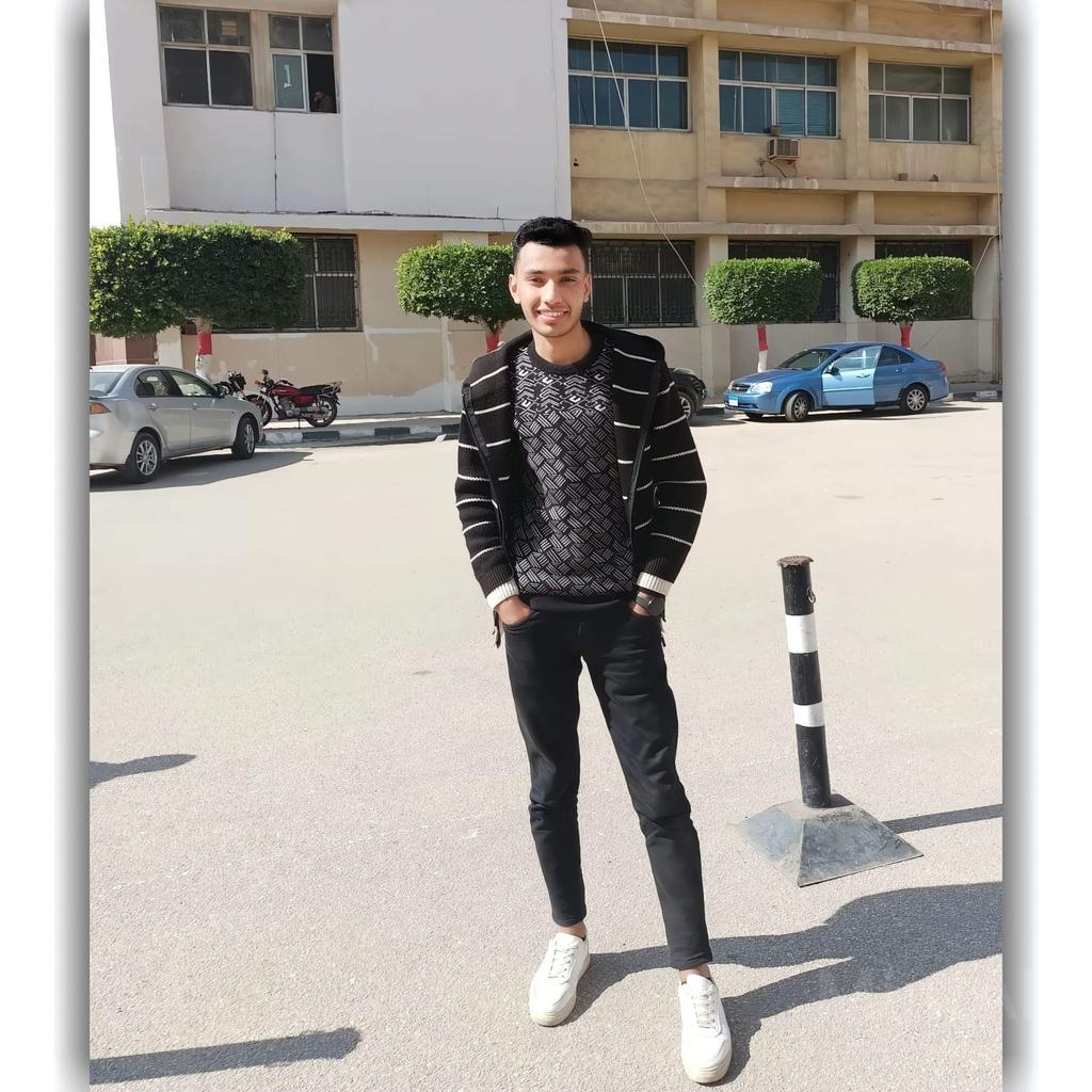 أبسط تفاصيلي ملفتة.
The simplest of my striking details.🤍🤍