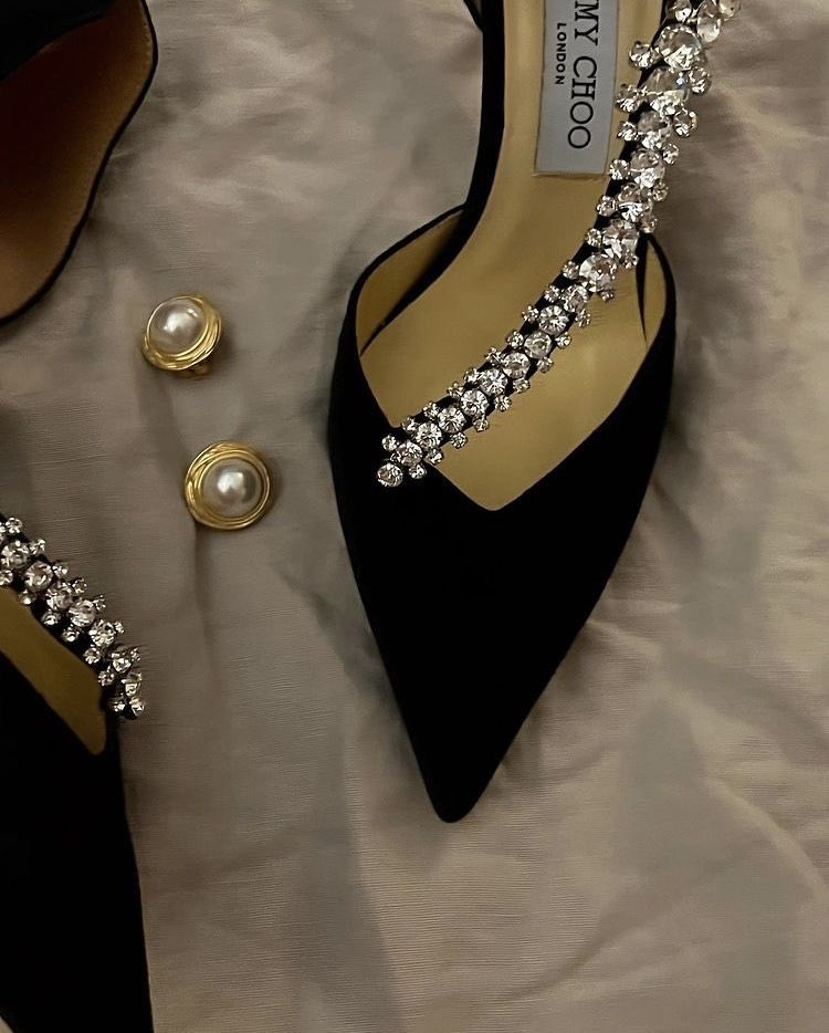 SelectOutfit's tweet photo. jimmy choo heels https://t.co/ZV7p17HTpP