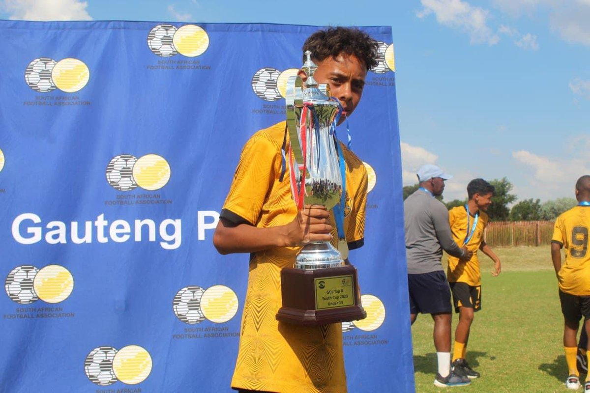 SafaGauteng's tweet photo. KAIZER CHIEFS UNDER 13 CHAMPIONS 

🏆🏆🏆

⚽️

#gdlfinals
#safagauteng
#HomeOfChampions
#idiskiwayawaya https://t.co/EynGTAa6Pd