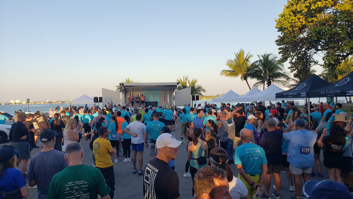 Today we honored the memory of two great L.E. leaders who sacrificed so much to serve the residents and the men and women they led, Chiefs Mark Overton &amp; Miguel De La Rosa. Special thanks to <a href="/MotoSolutions/">Motorola Solutions</a> Danny Sanchez &amp; <a href="/ColinaGroup/">Jorge Colina Group</a> for their sponsorship of this awesome event.