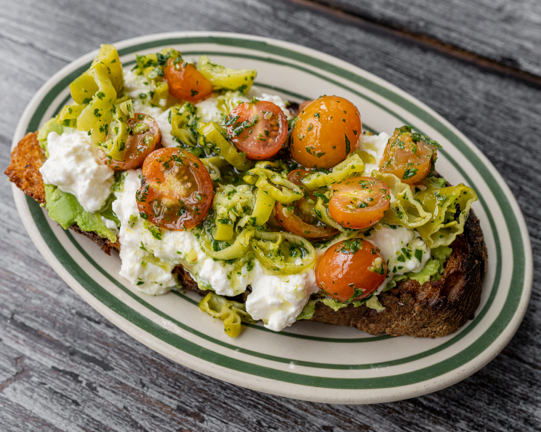 fortinapizza's tweet photo. Not trying to give you life advice or whatever, but I've never had a bad day that started with burrata. 🤷🏻 https://t.co/cXLJ6LuL5Q